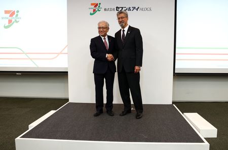 tagreuters.com2025binary_LYNXNPEL250DZ-VIEWIMAGE