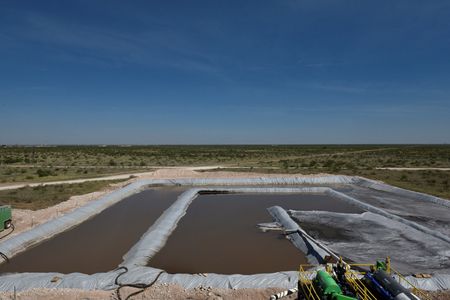 tagreuters.com2025binary_LYNXNPEL2Q0GA-VIEWIMAGE