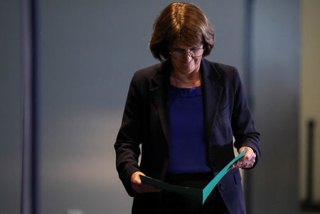 tagreuters.com2025binary_LYNXNPEL301AL-VIEWIMAGE