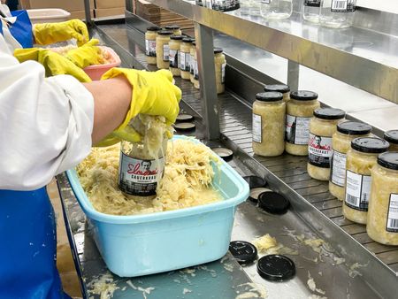 tagreuters.com2025binary_LYNXNPEL310EF-VIEWIMAGE