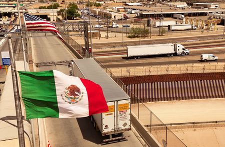 tagreuters.com2025binary_LYNXNPEL3112W-VIEWIMAGE