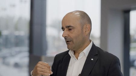 tagreuters.com2025binary_LYNXNPEL3905Z-VIEWIMAGE