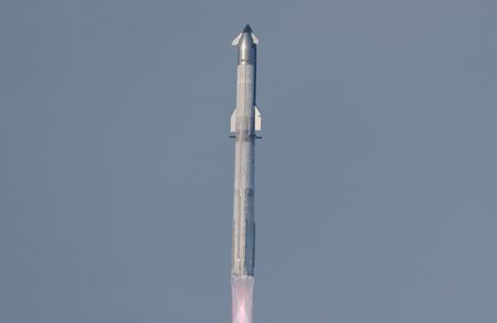 tagreuters.com2025binary_LYNXNPEL4R00I-VIEWIMAGE