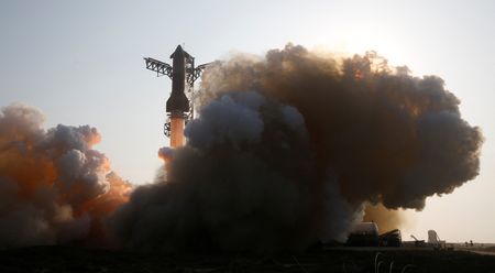 tagreuters.com2025binary_LYNXNPEL4R02Q-VIEWIMAGE