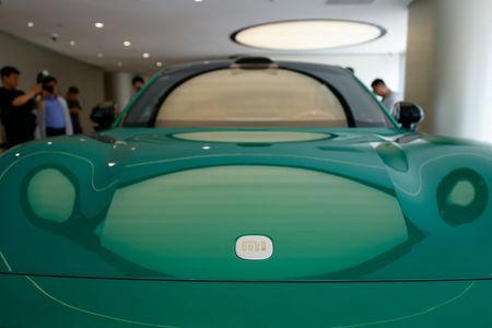 tagreuters.com2025binary_LYNXNPEL4S0A8-VIEWIMAGE