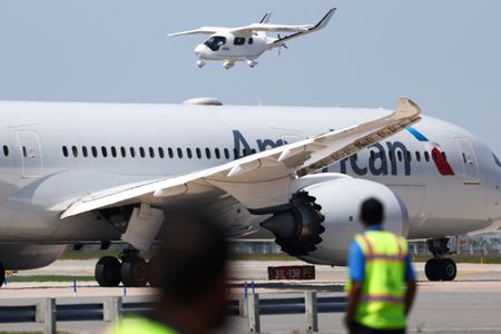 tagreuters.com2025binary_LYNXNPEL520Y2-VIEWIMAGE