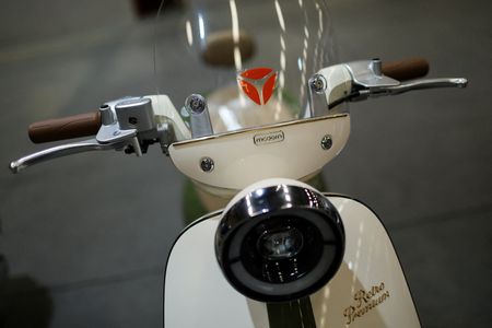 tagreuters.com2025binary_LYNXNPEL8B006-VIEWIMAGE