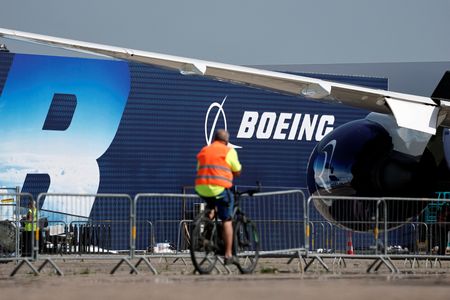 tagreuters.com2025binary_LYNXNPEL8B0SK-VIEWIMAGE