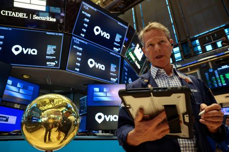 tagreuters.com2025binary_LYNXNPEL8B0UU-VIEWIMAGE