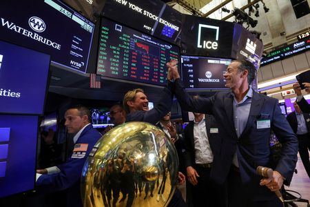 tagreuters.com2025binary_LYNXNPEL8G0TZ-VIEWIMAGE