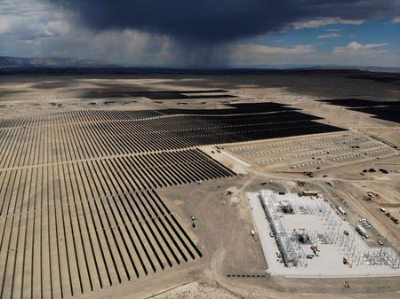 tagreuters.com2025binary_LYNXNPEL8I033-VIEWIMAGE