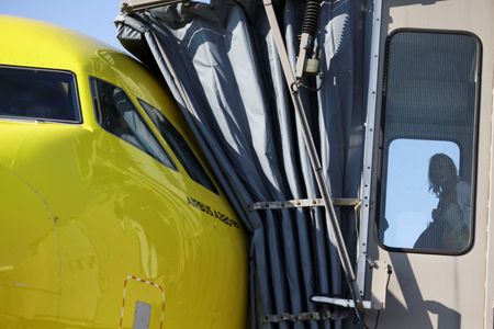 tagreuters.com2025binary_LYNXNPEL8M0JW-VIEWIMAGE