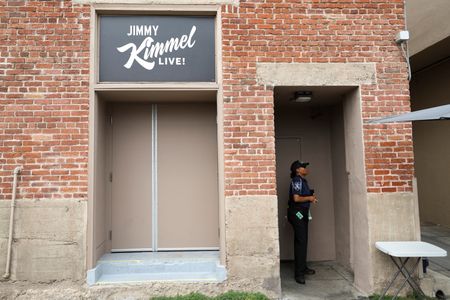 tagreuters.com2025binary_LYNXNPEL8N0QV-VIEWIMAGE