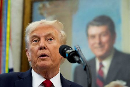 tagreuters.com2025binary_LYNXNPEL910CW-VIEWIMAGE