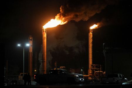 tagreuters.com2025binary_LYNXNPEL92078-VIEWIMAGE