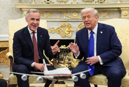 tagreuters.com2025binary_LYNXNPEL960PS-VIEWIMAGE