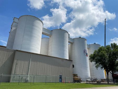 tagreuters.com2025binary_LYNXNPEL970F0-VIEWIMAGE