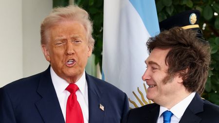 tagreuters.com2025binary_LYNXNPEL9D10E-VIEWIMAGE