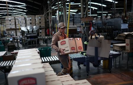 tagreuters.com2025binary_LYNXNPEL9E0JG-VIEWIMAGE