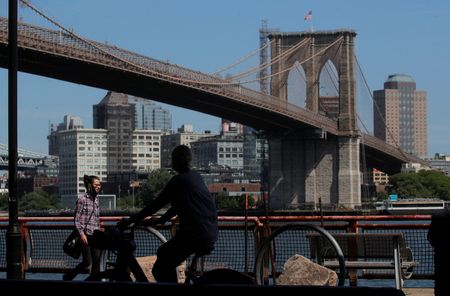 tagreuters.com2022binary_LYNXMPEI0C0UQ-VIEWIMAGE