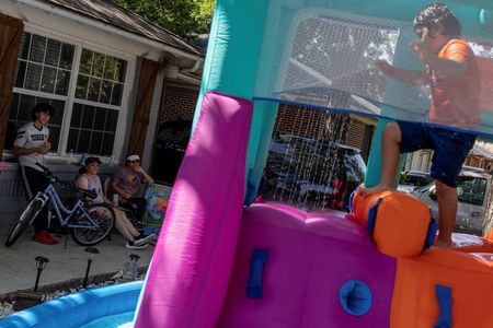 tagreuters.com2022binary_LYNXMPEI5C0KP-VIEWIMAGE