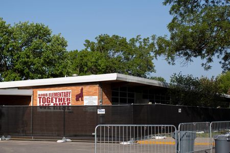 tagreuters.com2022binary_LYNXMPEI6C0VB-VIEWIMAGE