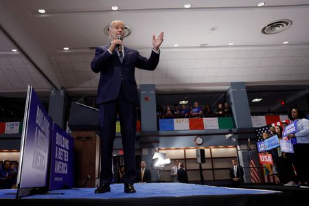 tagreuters.com2022binary_LYNXMPEI8M0ZG-VIEWIMAGE