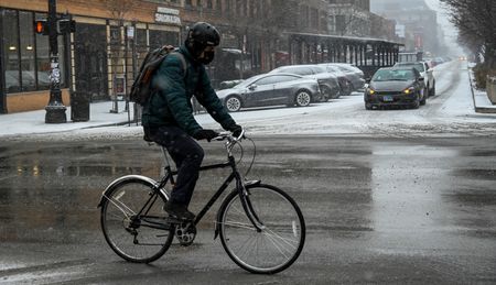 tagreuters.com2022binary_LYNXMPEIBL0QQ-VIEWIMAGE