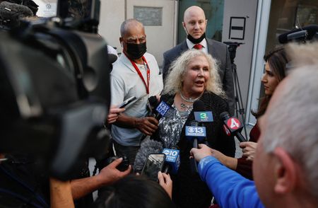 tagreuters.com2022binary_LYNXNPEI3416M-VIEWIMAGE