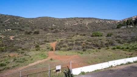 tagreuters.com2022binary_LYNXNPEI420BI-VIEWIMAGE