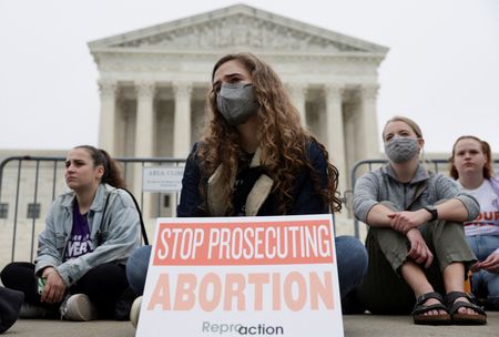 tagreuters.com2022binary_LYNXNPEI420LH-VIEWIMAGE