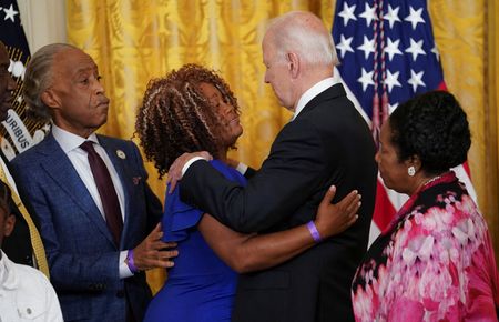 tagreuters.com2022binary_LYNXNPEI4O13K-VIEWIMAGE