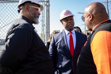 tagreuters.com2023binary_LYNXMPEJ9N009-VIEWIMAGE