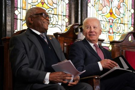 tagreuters.com2024binary_LYNXMPEK070NX-VIEWIMAGE