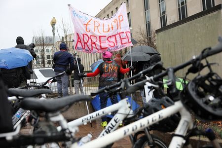 tagreuters.com2024binary_LYNXMPEK080OY-VIEWIMAGE