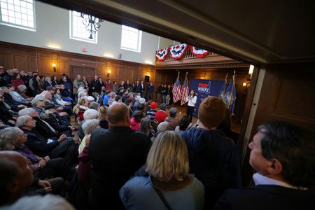 tagreuters.com2024binary_LYNXMPEK0J087-VIEWIMAGE