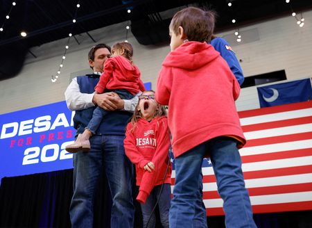 tagreuters.com2024binary_LYNXMPEK0K07Z-VIEWIMAGE