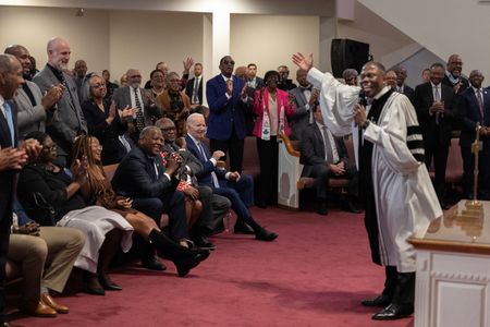 tagreuters.com2024binary_LYNXMPEK0R07C-VIEWIMAGE