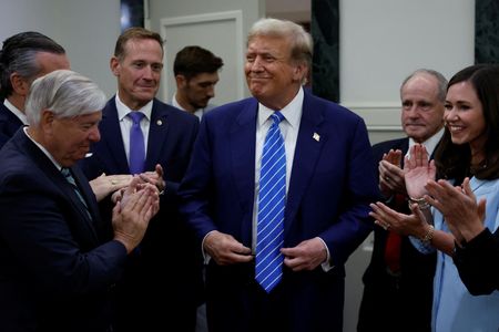 tagreuters.com2024binary_LYNXMPEK5C0QO-VIEWIMAGE