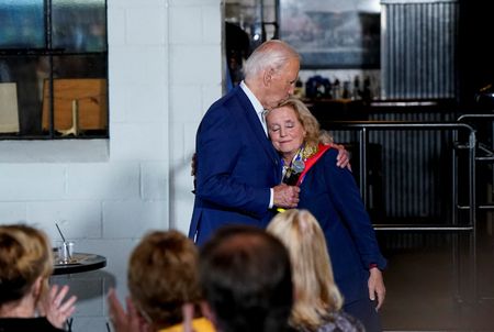 tagreuters.com2024binary_LYNXMPEK6B0TO-VIEWIMAGE