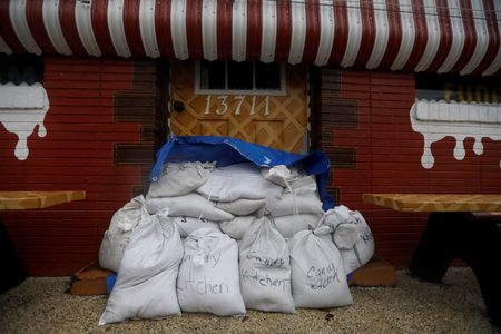 tagreuters.com2024binary_LYNXMPEK73091-VIEWIMAGE