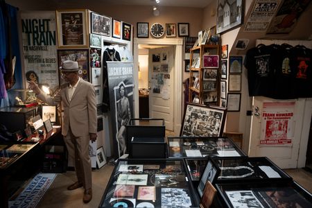 tagreuters.com2024binary_LYNXMPEK9P05D-VIEWIMAGE