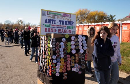 tagreuters.com2024binary_LYNXMPEK9P0CR-VIEWIMAGE