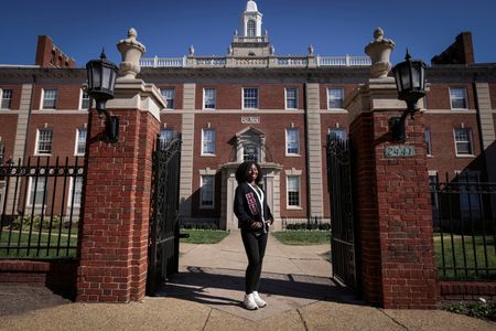 tagreuters.com2024binary_LYNXMPEKA1034-VIEWIMAGE