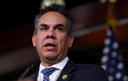 tagreuters.com2024binary_LYNXMPEKBI0YN-VIEWIMAGE