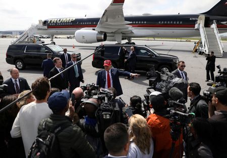 tagreuters.com2024binary_LYNXNPEK3N09C-VIEWIMAGE