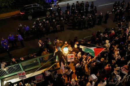 tagreuters.com2024binary_LYNXNPEK3O12C-VIEWIMAGE