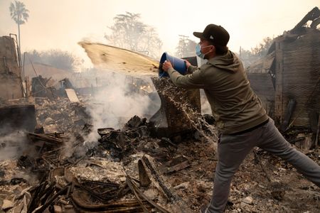 tagreuters.com2025binary_LYNXMPEL080YP-VIEWIMAGE