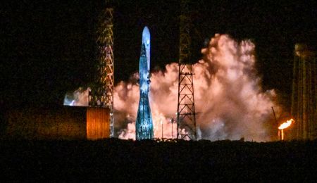 tagreuters.com2025binary_LYNXMPEL0F08U-VIEWIMAGE