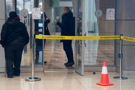 tagreuters.com2025binary_LYNXMPEL120OZ-VIEWIMAGE